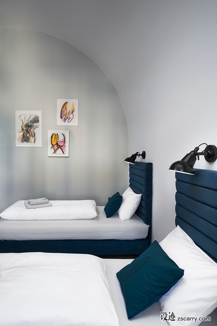 long-story-short-hostel-cafe-olomouc-12.jpg 工装参考,酒店民宿,酒店客房,