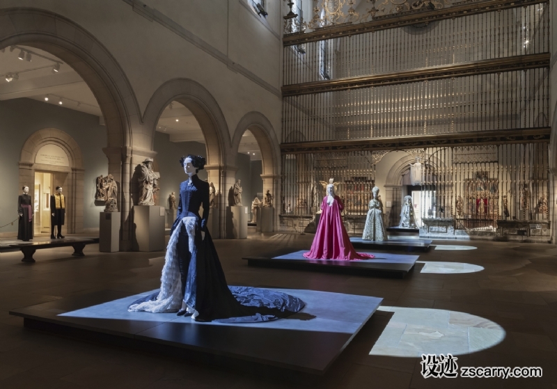 01_DS_R_Heavenly_Bodies_Brett_Beyer.jpg 工装参考,展示空间,展位展馆,