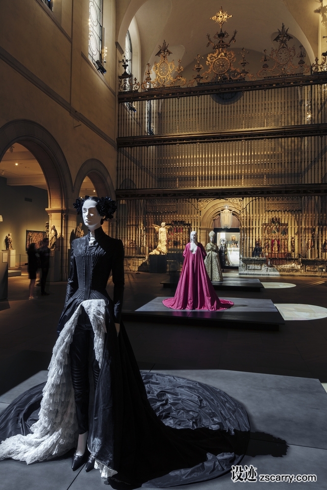 01_DS_R_Heavenly_Bodies_Floto___Warner.jpg 工装参考,展示空间,展位展馆,