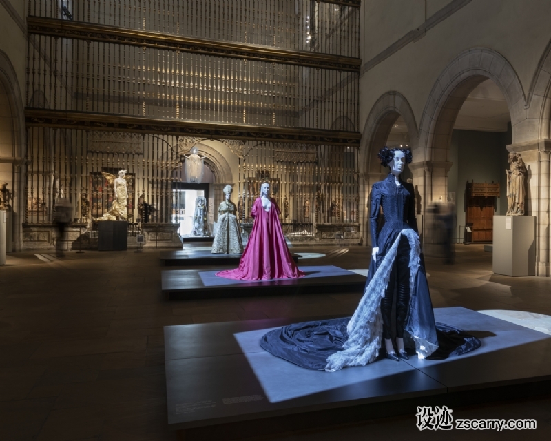 02_DS_R_Heavenly_Bodies_Brett_Beyer.jpg 工装参考,展示空间,展位展馆,