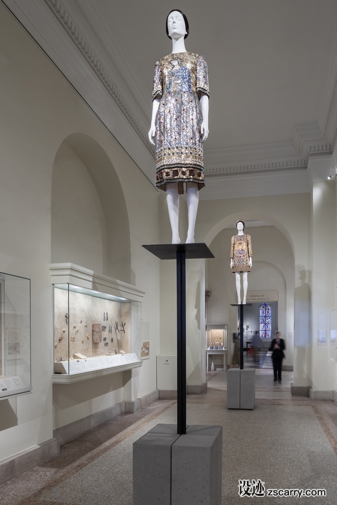 04_DS_R_Heavenly_Bodies_Brett_Beyer.jpg 工装参考,展示空间,展位展馆,