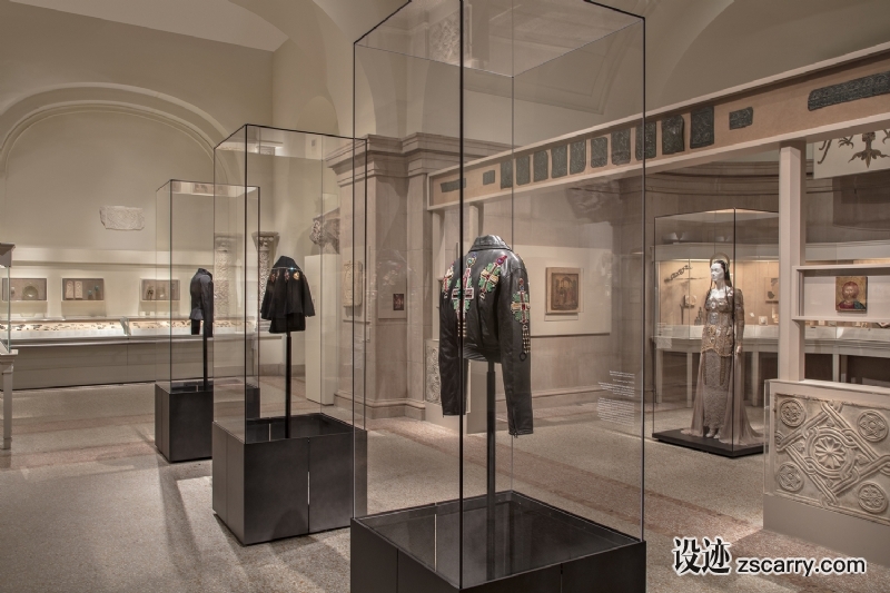 04_DS_R_Heavenly_Bodies_Floto___Warner.jpg 工装参考,展示空间,展位展馆,