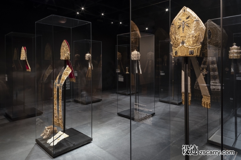 05_DS_R_Heavenly_Bodies_Brett_Beyer.jpg 工装参考,展示空间,展位展馆,