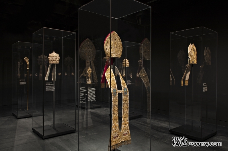 05_DS_R_Heavenly_Bodies_Floto___Warner.jpg 工装参考,展示空间,展位展馆,