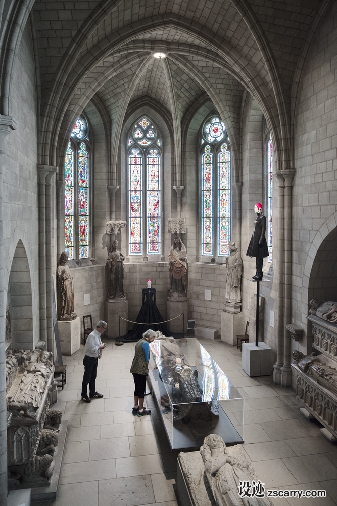 09_DS_R_Heavenly_Bodies_Floto___Warner.jpg 工装参考,展示空间,展位展馆,