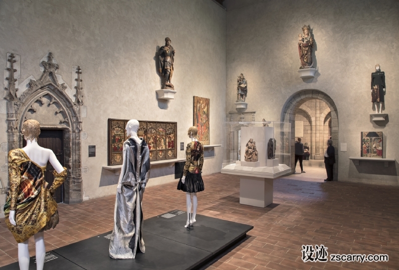 14_DS_R_Heavenly_Bodies_Floto___Warner.jpg 工装参考,展示空间,展位展馆,