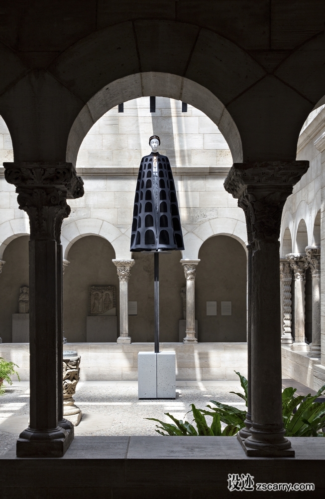 16_DS_R_Heavenly_Bodies_Floto___Warner.jpg 工装参考,展示空间,展位展馆,