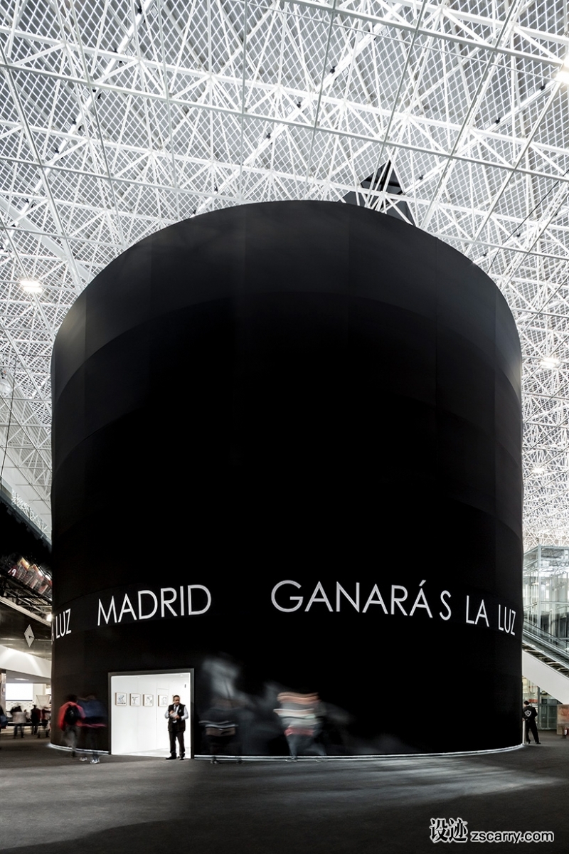 alberto-baeza-international-book-fair-mexico-designboom-01.jpg 工装参考,展示空间,展位展馆,