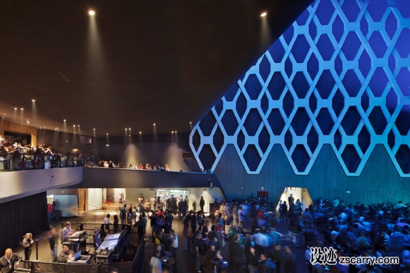 11_-__Paúl_Rivera_-_fc_0604.jpg 工装参考,文体医教,舞台剧院,