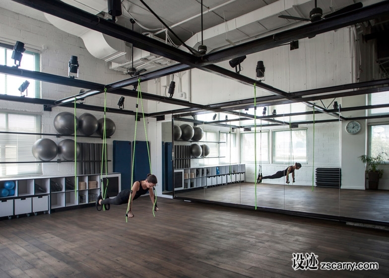 Powerhouse-Pilates-Studio-for-Paralympic-swimming-champion-by-Jacobs-Yaniv-Architects_dezeen_784_10.jpg 工装参考,文体医教,健身房,