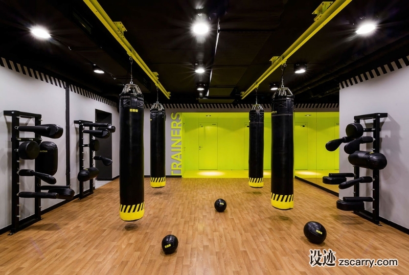 Soesthetic+Group+creates+high-impact+gym+in+Kiev (5).jpg 工装参考,文体医教,健身房,
