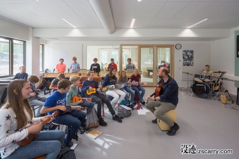 MoederscheimMoonen_ReviusLyceum_Doorn_06_pressrelease.jpg 工装参考,文体医教,学校,
