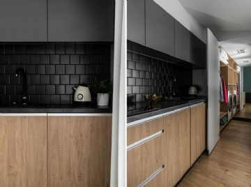 挡水墙 monte-cassino-apartment-oak-wood-combined-black-elements-green-toned-color-caandesign-10-696x519.jpg