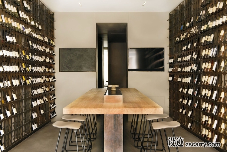 a-look-inside-the-hotel-de-tourrel-in-provence-11.jpg 局部参考,硬装元素,酒架,