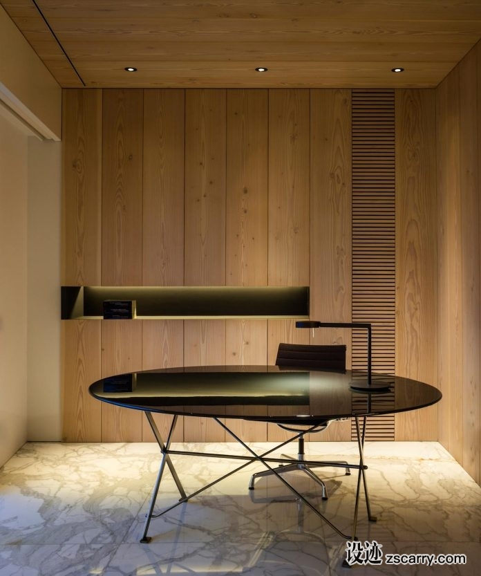 apartment-located-top-floor-classic-building-significant-open-plan-kitchen-living-room-finished-bronze-11-696x833.jpg 局部参考,硬装元素,书架壁龛,