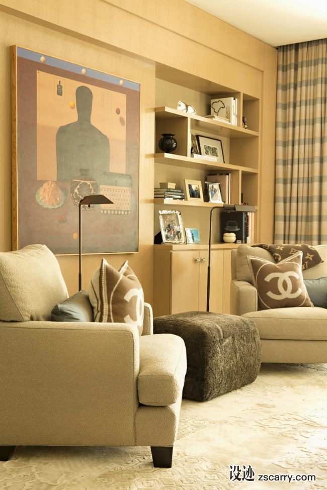 bev-hills-renovation-master-bedroom-sitting-area.jpg 局部参考,硬装元素,书架壁龛,