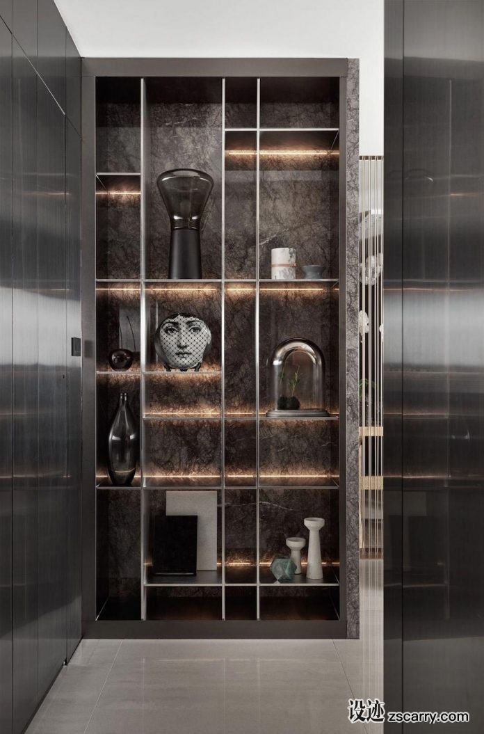 elegant-apartment-using-gold-tones-located-taichung-city-taiwan-14-696x1055.jpg 局部参考,硬装元素,书架壁龛,