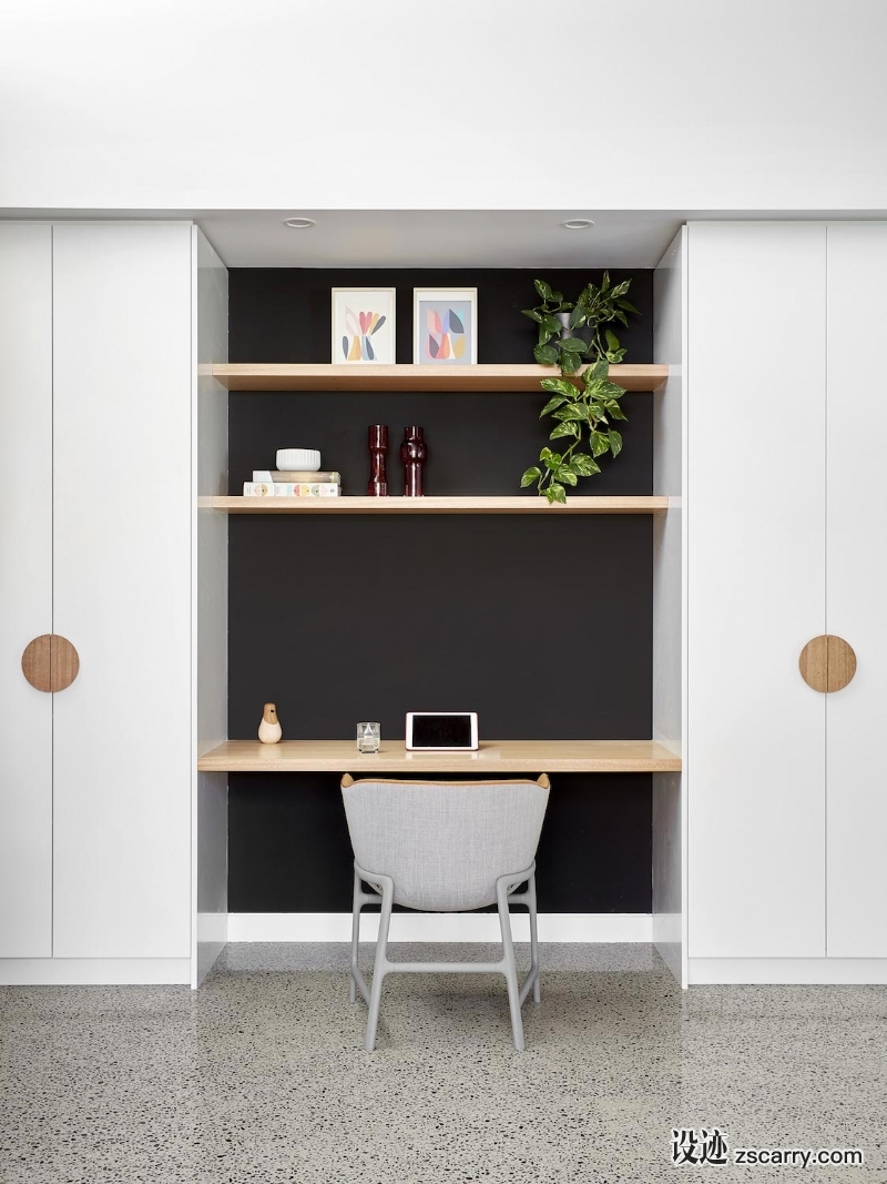 lean-2-house-created-modest-domestic-honest-natural-robust-materials-caandesign-05.jpg 局部参考,硬装元素,书桌字台,