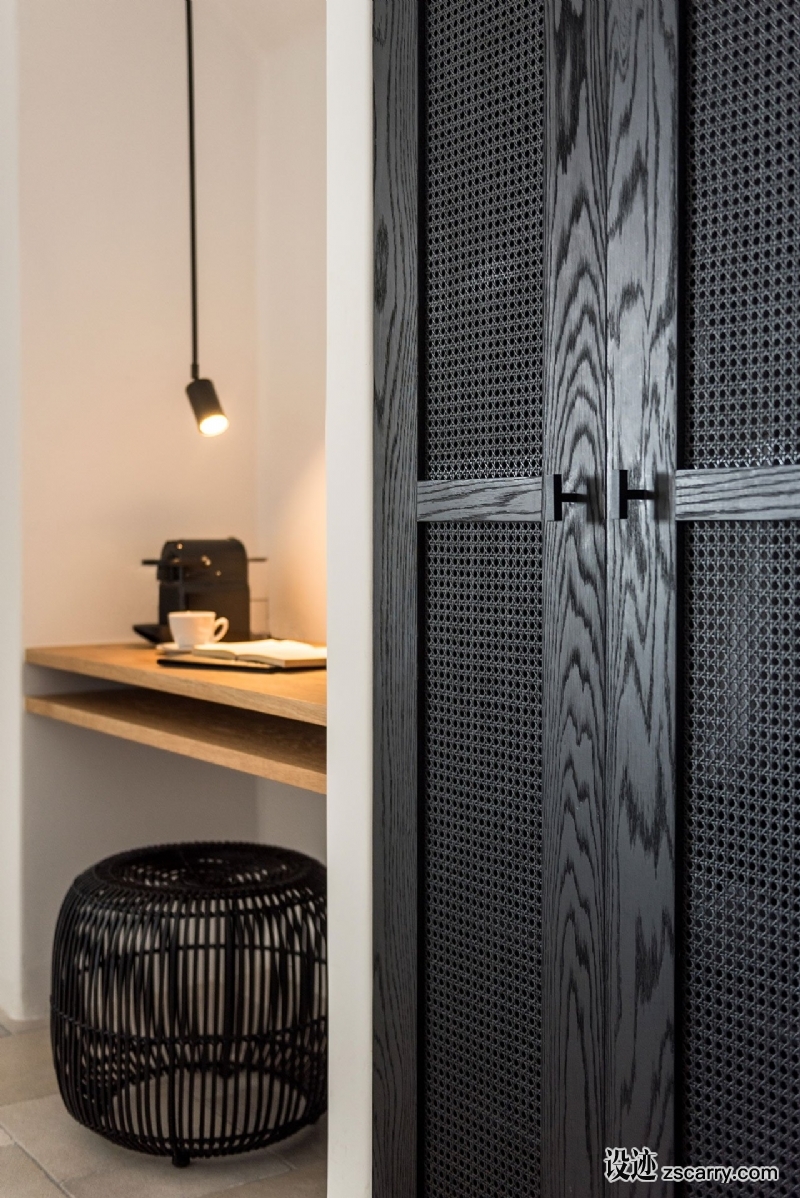 s7_porto_fira_suites_santorini_greece_interior_design_laboratorium_photo_giorgos_sfakianakis_yatzer.jpg 局部参考,硬装元素,壁橱矮柜,