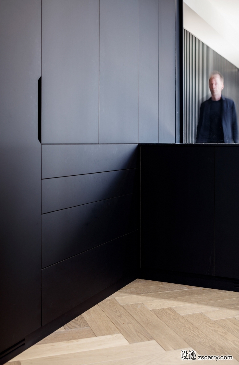 slack-london-offices-by-odos-architects_dezeen_2364_col_6.jpg 局部参考,硬装元素,壁橱矮柜,