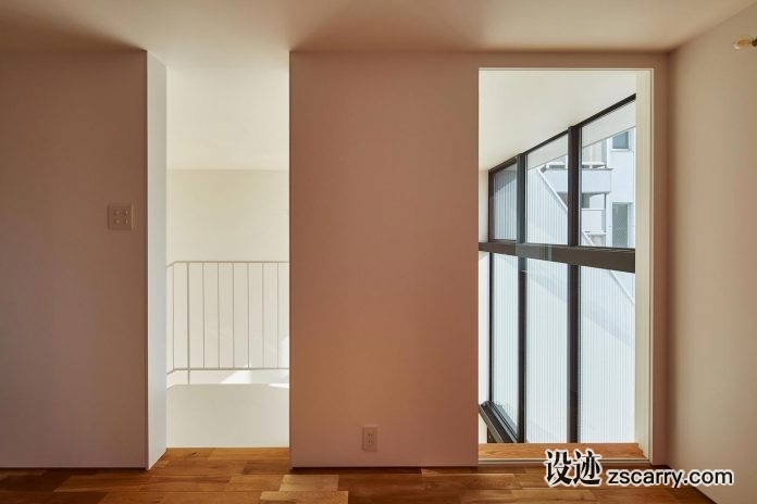front-side-walls-terrace-cut-views-neighbors-maximize-sunlight-interior-caandesign-15-696x464.jpg 局部参考,硬装元素,垭口,