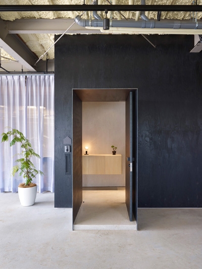 House-in-Yoro-14_entrance_02.jpg 局部参考,硬装元素,垭口,