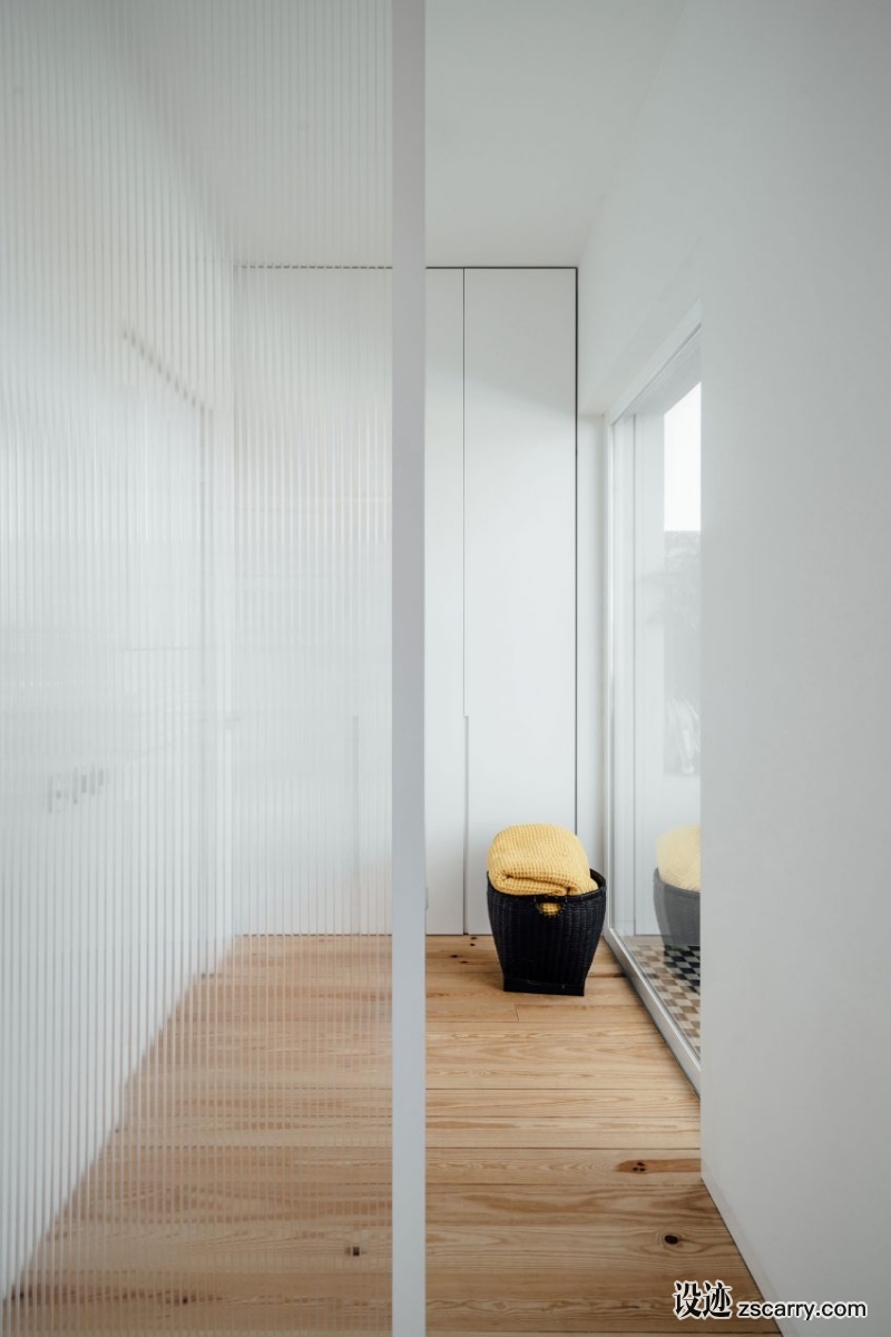 B-A-Apartment-05-850x1275.jpg 局部参考,硬装元素,屏风隔断,