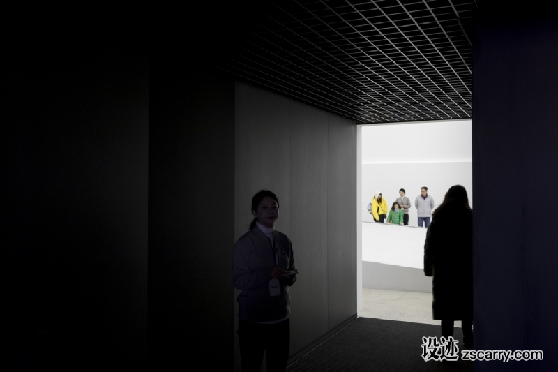 copyright_laurianghinitoiu_vantablack_asifkhan_(8_of_31).jpg 局部参考,天花,栅格,