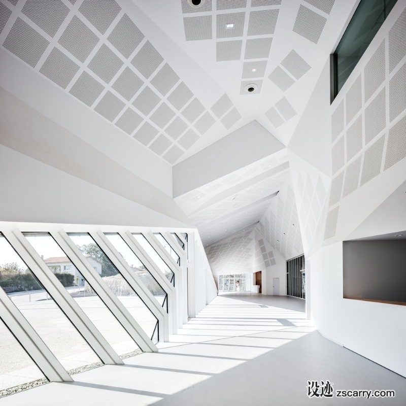 46_-_Centre_des_Congrès_-_Jonzac_-_TETRARC_©_Charly_Broyez.jpg 局部参考,天花,造型,