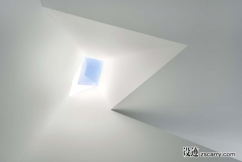 1dfba0e5-d008-4ca7-ae3f-98acc0a39277.jpg 局部参考,天花,天窗,