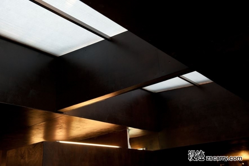 3bbf6157-5698-4e2f-ad1f-eb4c8ec63461.jpg 局部参考,天花,天窗,