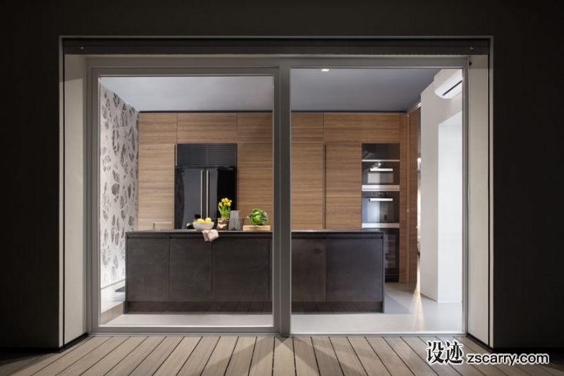 8ee75e89-9f66-4c8d-a484-4b1fffae9440.jpg 局部参考,天花,天窗,