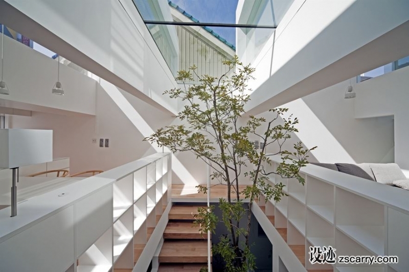 bb2ac641-1e21-4de7-a6fc-30407ee8ab16.jpg 局部参考,天花,天窗,