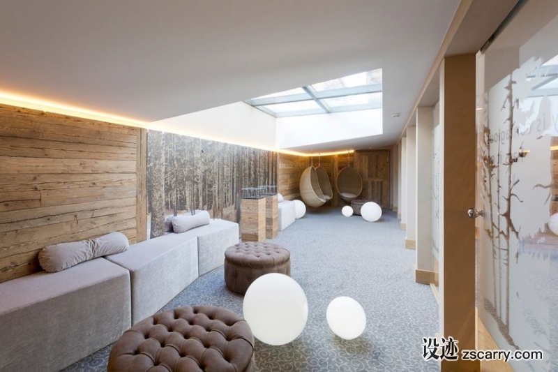 bb136c0d-c241-4bbd-872d-d876474bedea.jpg 局部参考,天花,天窗,