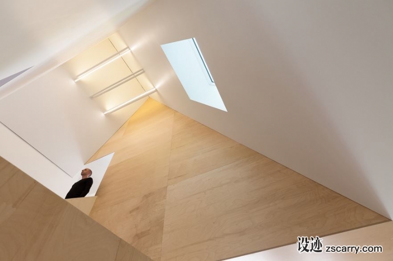 c41e9b8a-47b7-4eb2-9c08-f7a54daddbf1.jpg 局部参考,天花,天窗,