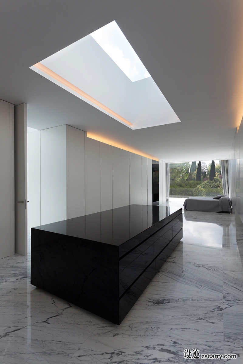 FRAN-SILVESTRE-ARQUITECTOS-ALUMINUM-HOUSE-015.jpg 局部参考,天花,天窗,