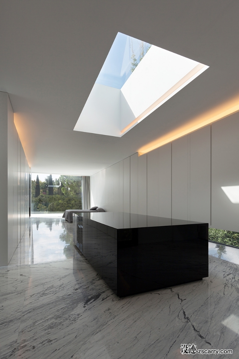 FRAN-SILVESTRE-ARQUITECTOS-ALUMINUM-HOUSE-016.jpg 局部参考,天花,天窗,