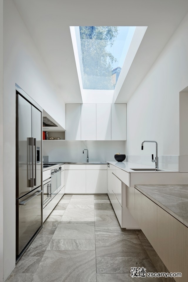 House-3-06-640x960.jpg 局部参考,天花,天窗,