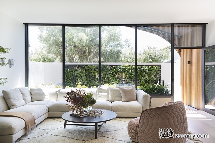 Est-Magazine-Esplanade-Lynton-Crabb-Living.1.jpg 软装参考,客厅搭配,现代气氛,