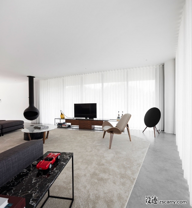 f9_casa_cabo_de_vila_bitaraes_portugal_spaceworkers_photo_fernando_guerra_yatzer.jpg 软装参考,客厅搭配,现代气氛,