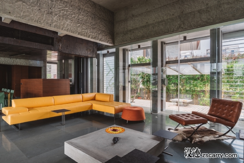 Janak_Mistry_residence-49.jpg 软装参考,客厅搭配,现代气氛,