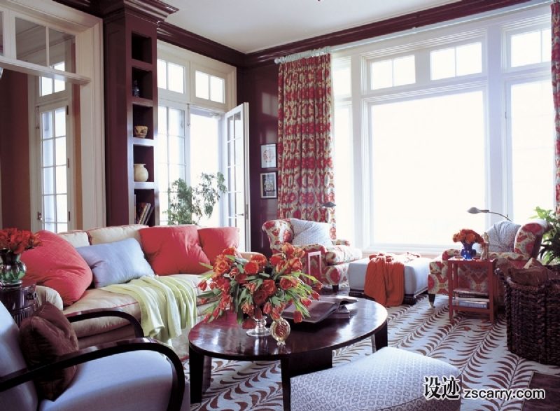 06-A+house+in+Southampton+is+crisp+and+stylish+with+a+lick+of+brown+paint+and+jolts+of+orange+and+red.+.jpg 软装参考,客厅搭配,简欧气氛,