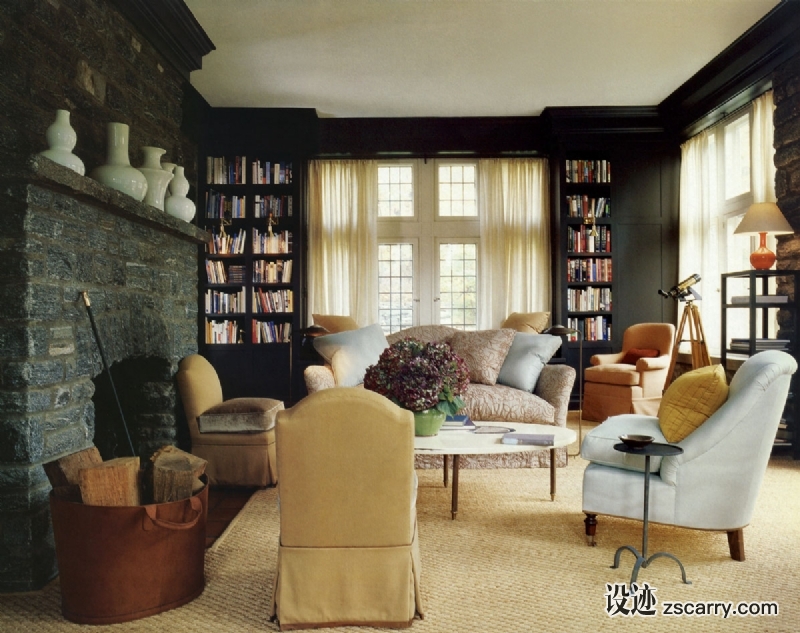 14-The+sunroom+of+this+grand+stone+house+in+Greenwich+was+painted+obsidian+to+draw+the+eye+toward+the+sunlight.+.jpg 软装参考,客厅搭配,简欧气氛,
