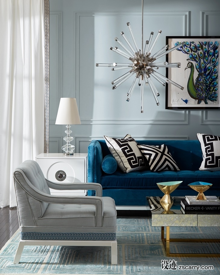 MaisonObjet2018-Jonathan-Adler-Jonathan-Adler-Living-room-blue-Lampert-sofa-in-peacock-blue-velvet-peacock-art-Jacques-sputnik-chandelier.jpg 软装参考,客厅搭配,简欧气氛,