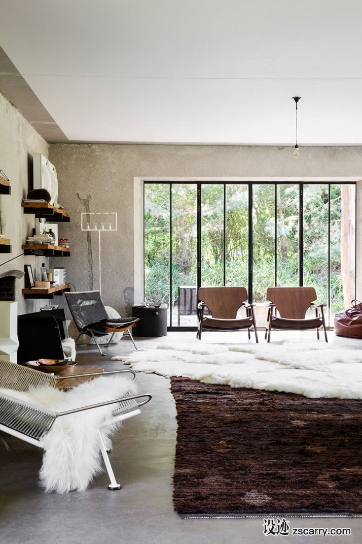 12_Bea_Mombaers_bb_items_yatzer.jpg 软装参考,客厅搭配,现代气氛,