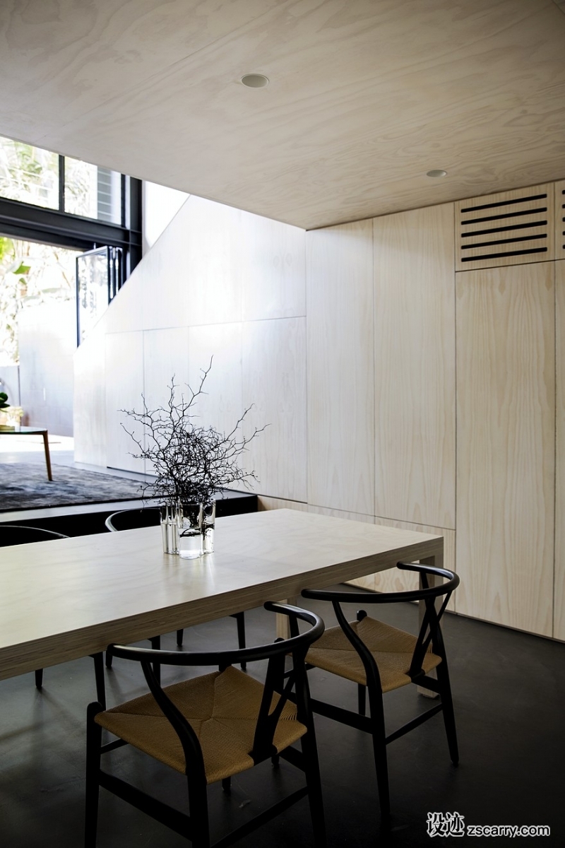 Elysium-House-Combines-Original-Heritage-with-Contemporary-Detailing-15.jpg 软装参考,餐厅搭配,现代气氛,