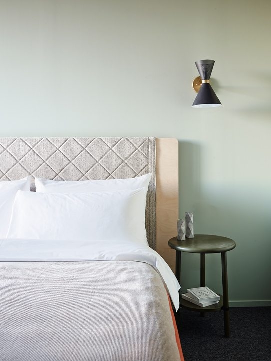 arent-pyke-alex-hotel-9.jpg 软装参考,卧室搭配,现代气氛,