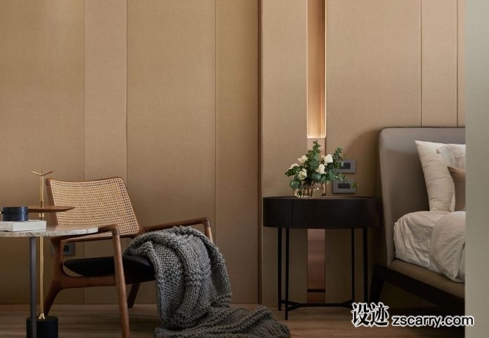 elegant-apartment-using-gold-tones-located-taichung-city-taiwan-10-696x482.jpg 软装参考,卧室搭配,现代气氛,