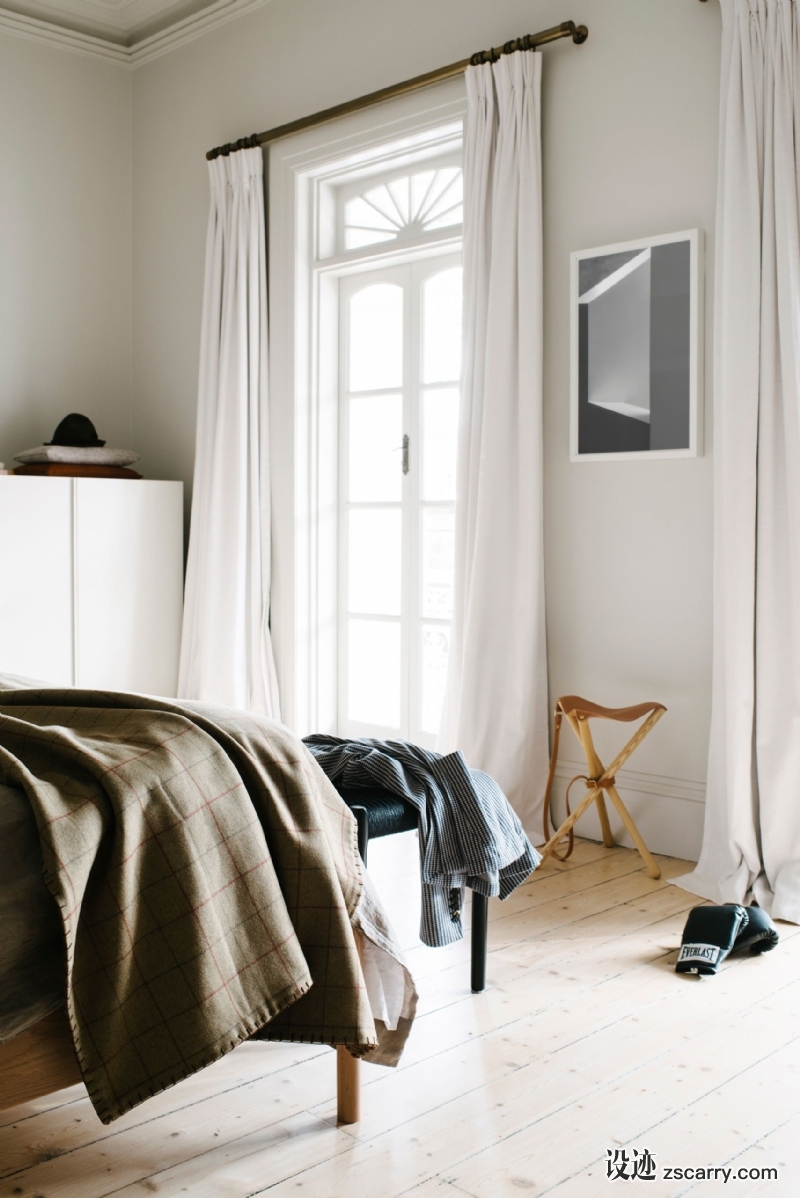 f3_park_street_residence_by_fiona_lynch_photo_brooke_holm_styling_marsha_golemac_yatzer.jpg 软装参考,卧室搭配,现代气氛,