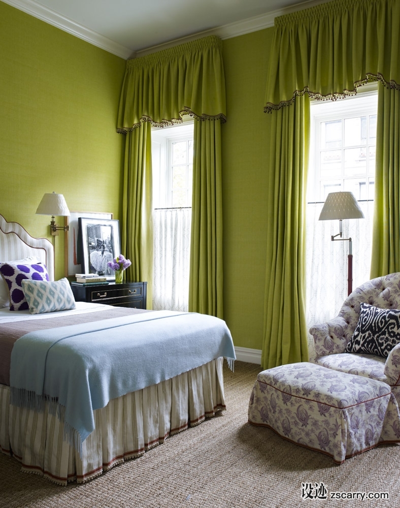 04-An+apple+green+bedroom+is+simultaneously+animated+and+soothing.+.jpg 软装参考,卧室搭配,传统气氛,